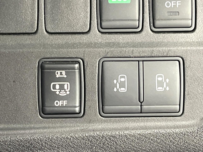 2017 Nissan Serena DAA-GFC27 (UW-69f1f6d8dafe1)[29]