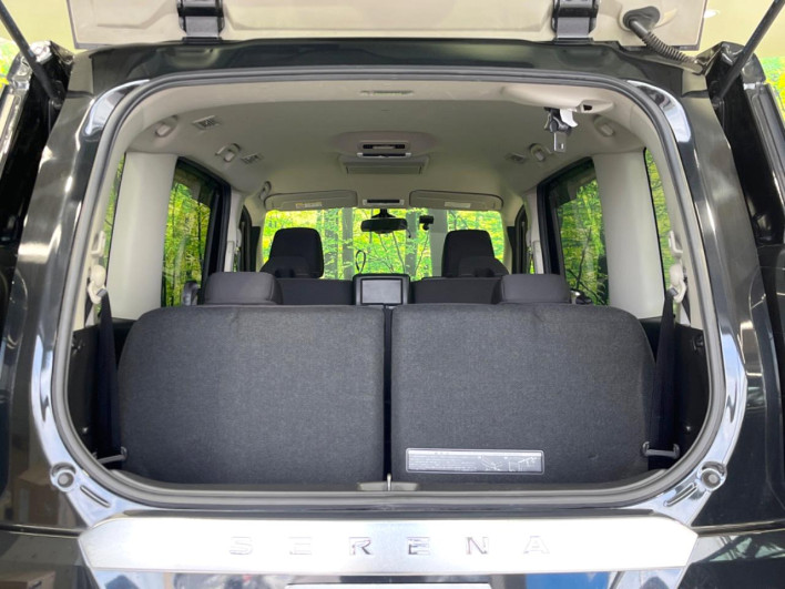 2017 Nissan Serena DAA-GFC27 (UW-69f1f6d8dafe1)[12]