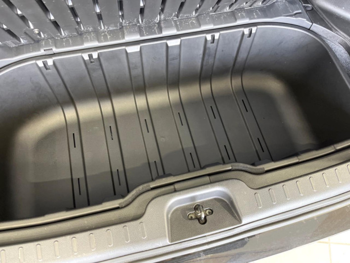 2017 Nissan Serena DAA-GFC27 (UW-69f1f6d8dafe1)[16]