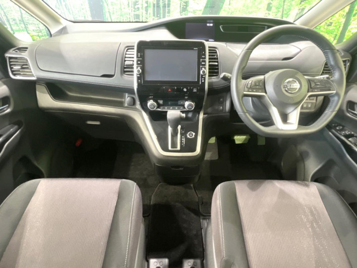 2017 Nissan Serena DAA-GFC27 (UW-69f1f6d8dafe1)[26]