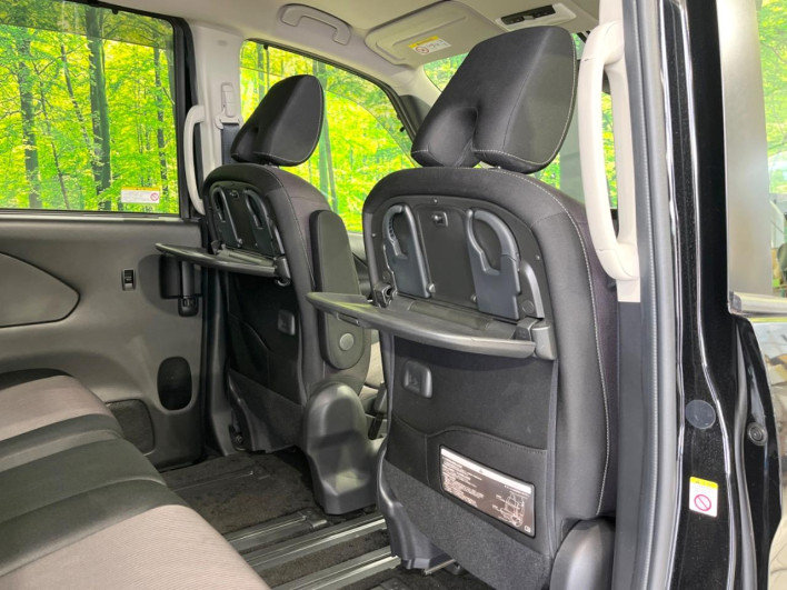 2017 Nissan Serena DAA-GFC27 (UW-69f1f6d8dafe1)[9]