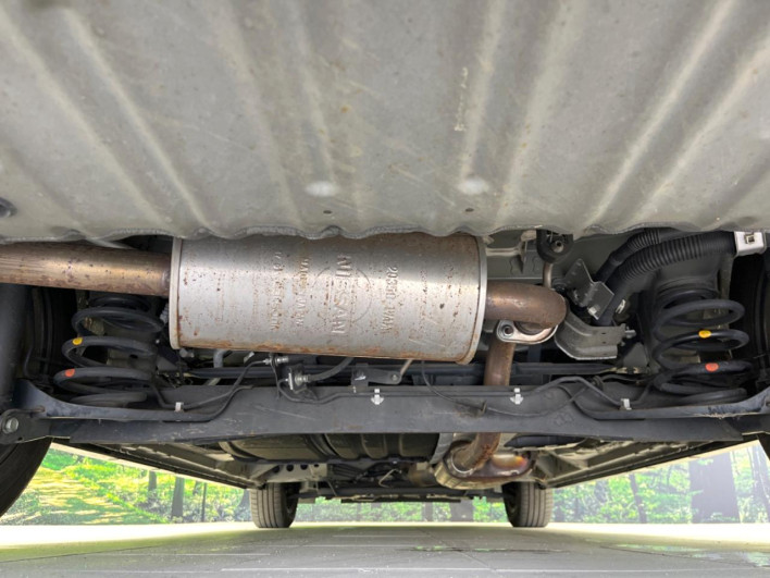 2017 Nissan Serena DAA-GFC27 (UW-69f1f6d8dafe1)[17]