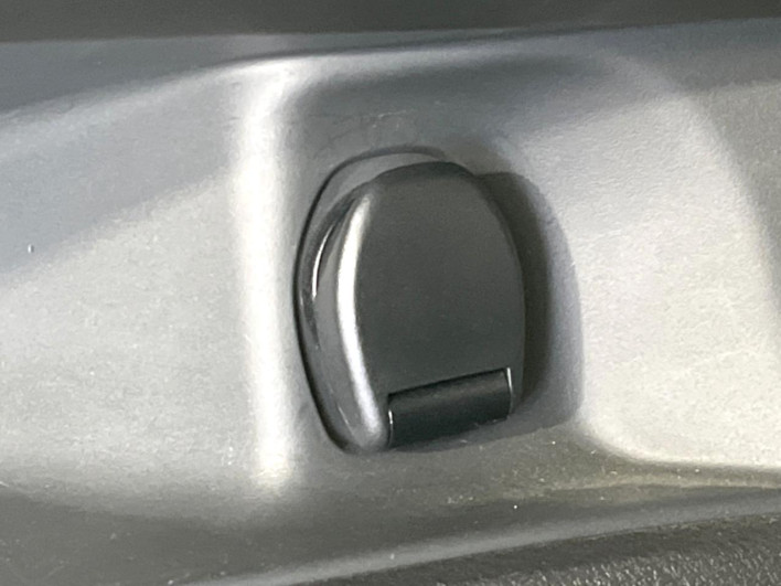 2017 Nissan Serena DAA-GFC27 (UW-69f1f6d8dafe1)[23]