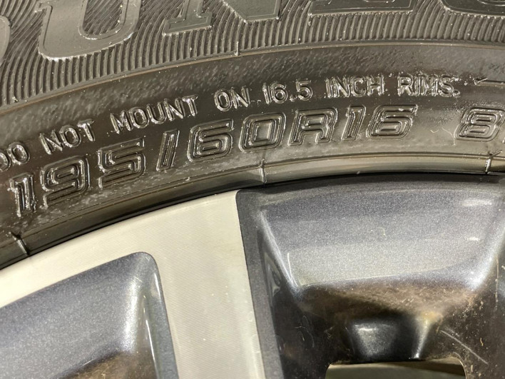 2017 Nissan Serena DAA-GFC27 (UW-69f1f6d9400e2)[9]