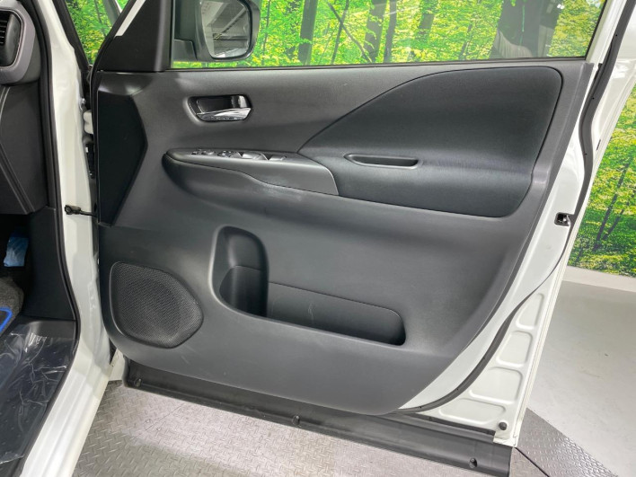 2017 Nissan Serena DAA-GFC27 (UW-69f1f6d9400e2)[28]