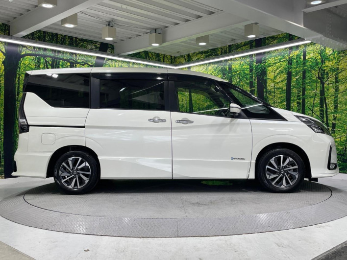 2017 Nissan Serena DAA-GFC27 (UW-69f1f6d9400e2)[17]