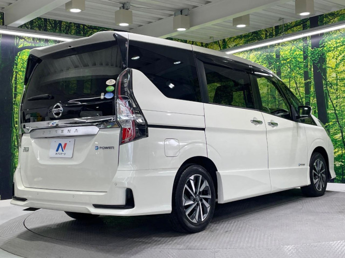 2017 Nissan Serena DAA-GFC27 (UW-69f1f6d9400e2)[18]