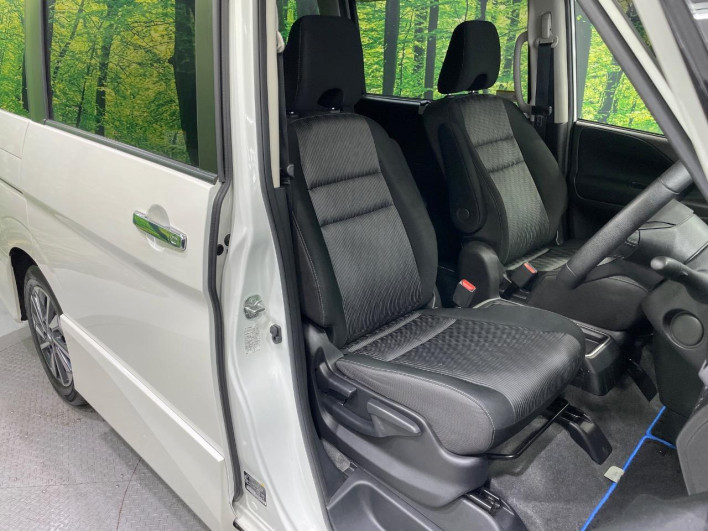 2017 Nissan Serena DAA-GFC27 (UW-69f1f6d9400e2)[22]