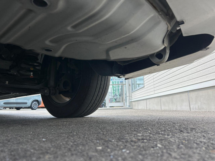 2017 Nissan Serena DAA-GFC27 (UW-69f1f6da254cf)[12]