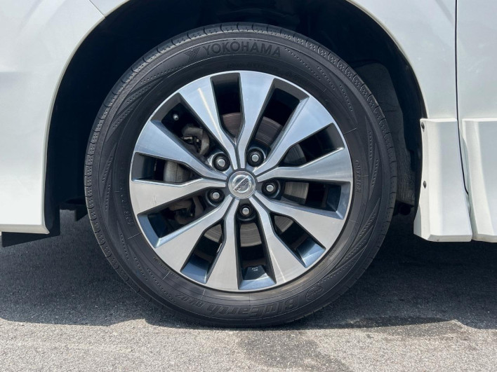 2017 Nissan Serena DAA-GFC27 (UW-69f1f6da254cf)[15]