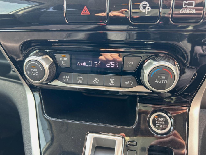 2017 Nissan Serena DAA-GFC27 (UW-69f1f6da254cf)[28]