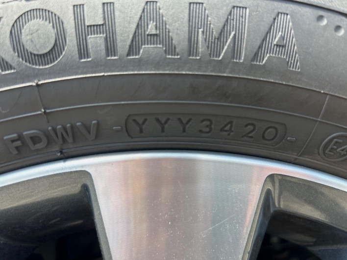 2017 Nissan Serena DAA-GFC27 (UW-69f1f6da254cf)[16]