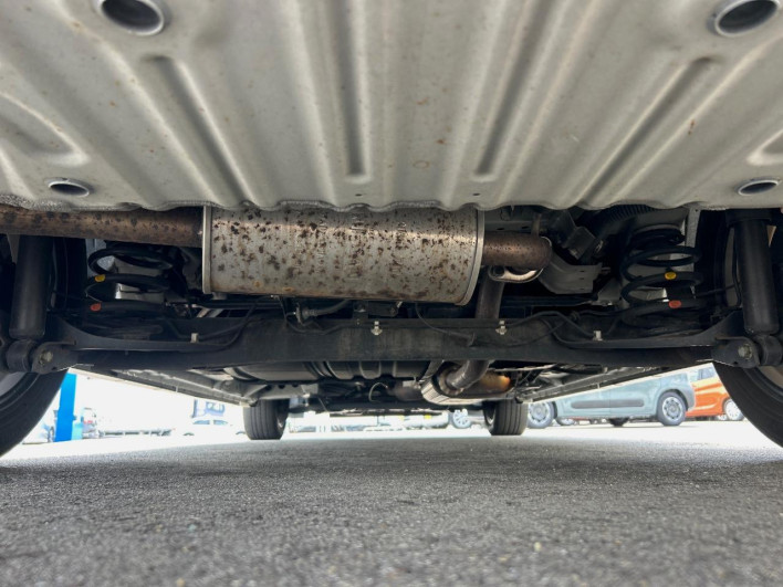 2017 Nissan Serena DAA-GFC27 (UW-69f1f6da254cf)[11]