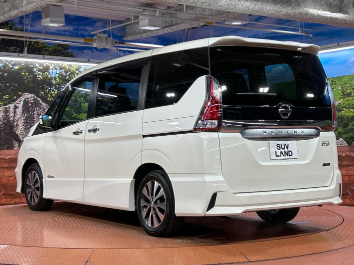 2017 Nissan Serena DAA-GFC27 (UW-69f1f6dab3f01)[18]