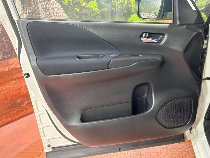 2017 Nissan Serena DAA-GFC27 (UW-69f1f6dab3f01)[29]