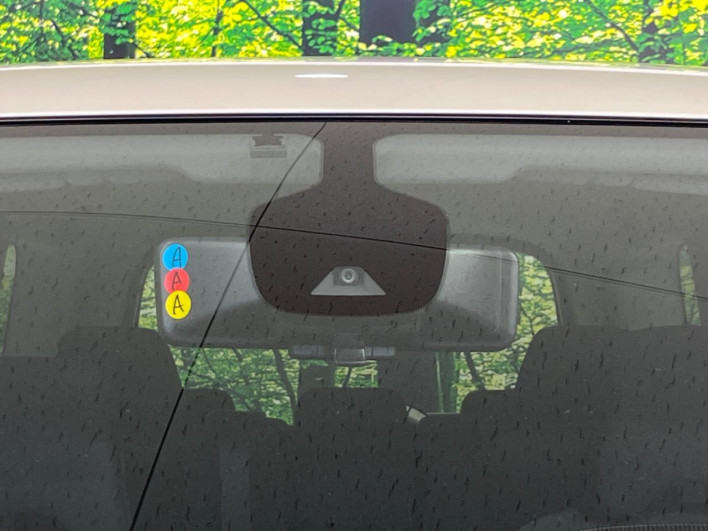 2017 Nissan Serena DAA-GFC27 (UW-69f1f6db2cb2d)[22]