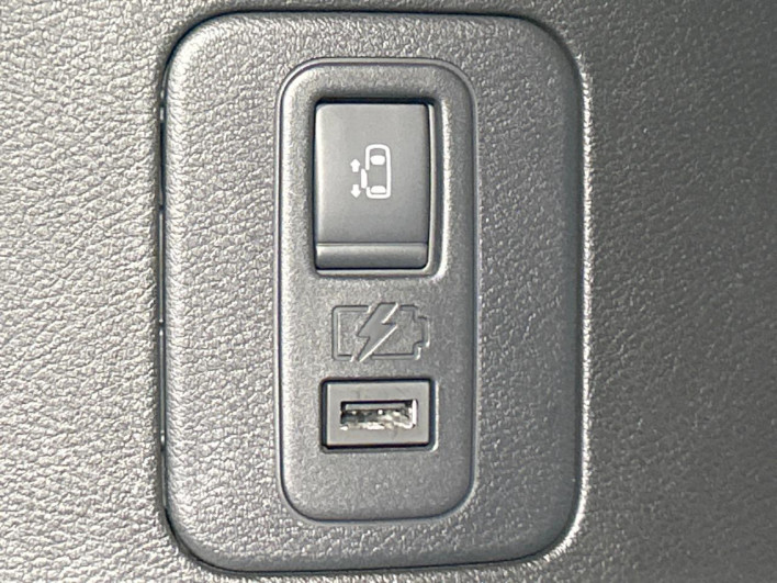 2021 Nissan Serena 5AA-GFC27 (UW-69f1f6dd4b30d)[29]