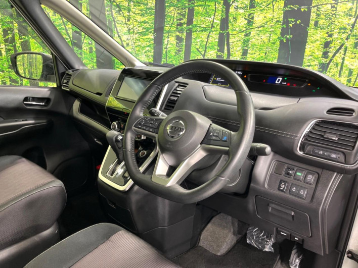 2017 Nissan Serena DAA-GFNC27 (UW-69f1f6de39d8c)[29]