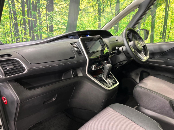 2017 Nissan Serena DAA-GFNC27 (UW-69f1f6de39d8c)[20]