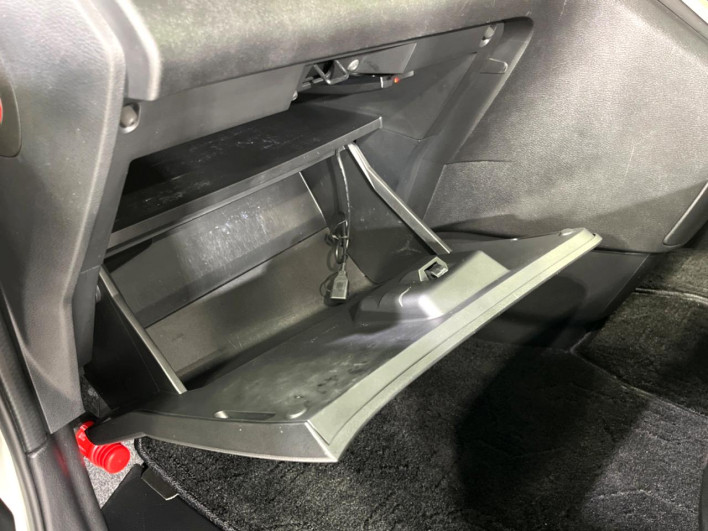 2017 Nissan Serena DAA-GFNC27 (UW-69f1f6de39d8c)[21]