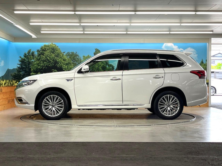 2019 Mitsubishi OUTLANDER PHEV 5LA-GG3W (UW-69f1f6ded2f2f)[20]