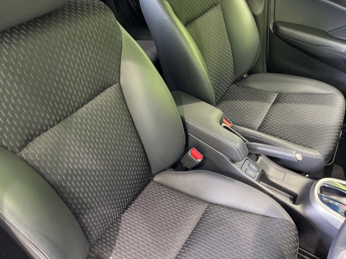 2015 Honda Fit DBA-GK5 (UW-69f1f6e1070d4)[20]