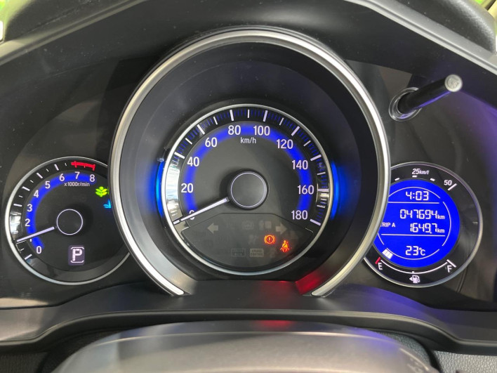 2015 Honda Fit DBA-GK5 (UW-69f1f6e1070d4)[14]