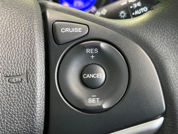 2015 Honda Fit DBA-GK5 (UW-69f1f6e1070d4)[17]