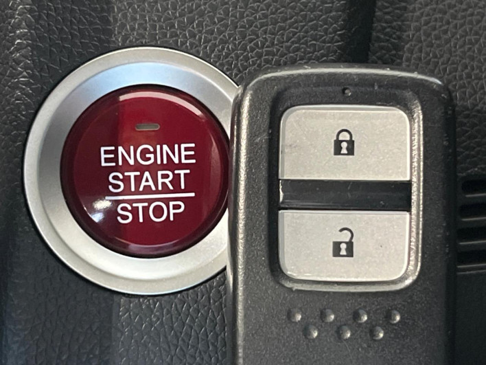 2015 Honda Fit DBA-GK5 (UW-69f1f6e1070d4)[9]