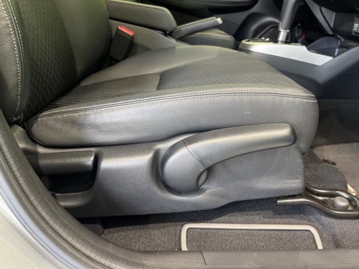 2015 Honda Fit DBA-GK5 (UW-69f1f6e1070d4)[21]