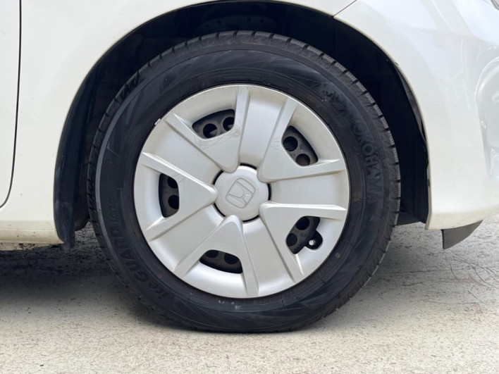 2010 Honda Fit Hybrid DAA-GP1 (UW-69f1f6e1c88fb)[11]