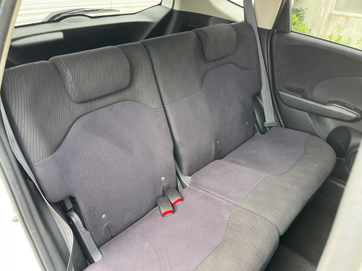 2010 Honda Fit Hybrid DAA-GP1 (UW-69f1f6e1c88fb)[23]