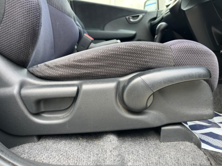 2010 Honda Fit Hybrid DAA-GP1 (UW-69f1f6e1c88fb)[21]