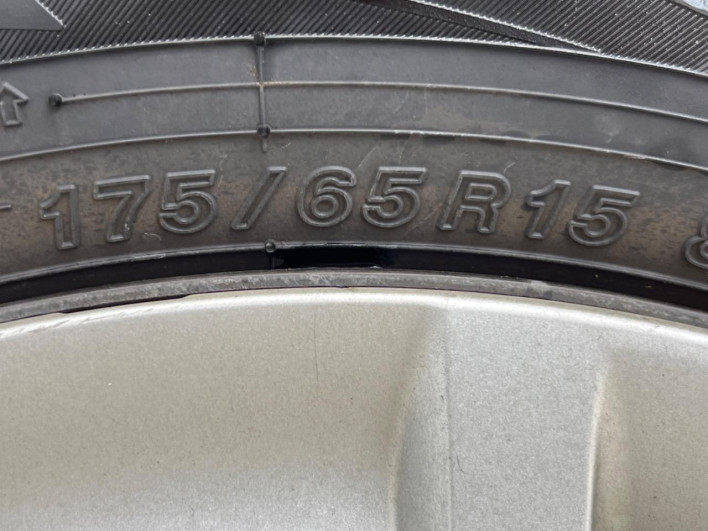 2010 Honda Fit Hybrid DAA-GP1 (UW-69f1f6e1c88fb)[10]