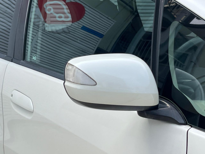 2010 Honda Fit Hybrid DAA-GP1 (UW-69f1f6e1c88fb)[18]