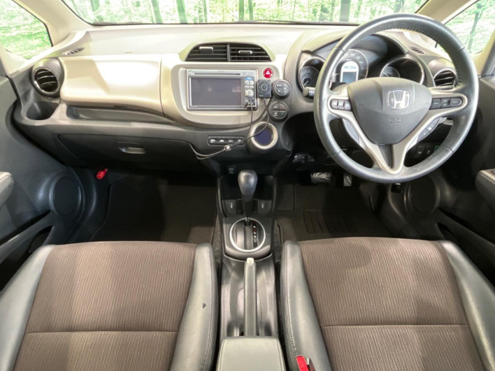 2013 Honda Fit Hybrid DAA-GP1 (UW-69f1f6e28fa39)[22]