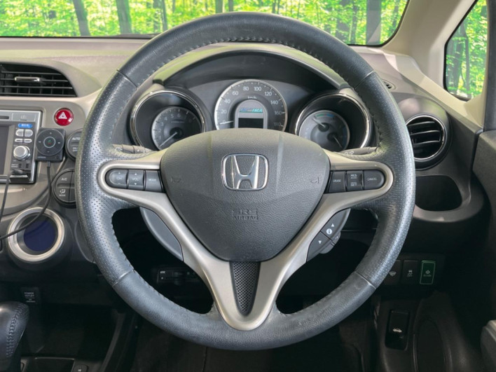 2013 Honda Fit Hybrid DAA-GP1 (UW-69f1f6e28fa39)[23]