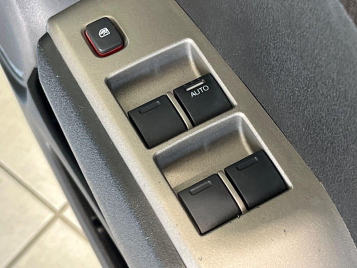 2013 Honda Fit Hybrid DAA-GP1 (UW-69f1f6e28fa39)[25]