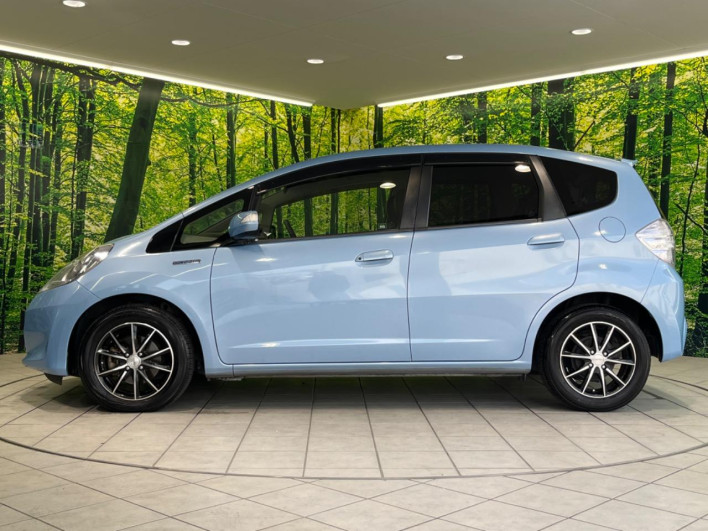2013 Honda Fit Hybrid DAA-GP1 (UW-69f1f6e28fa39)[10]