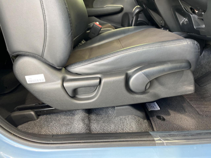 2013 Honda Fit Hybrid DAA-GP1 (UW-69f1f6e28fa39)[27]