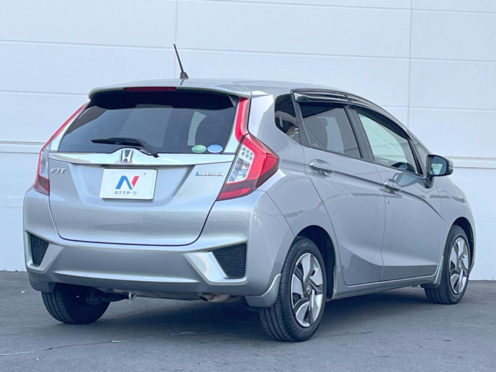 2014 Honda Fit Hybrid DAA-GP5 (UW-69f1f6e30da70)[18]