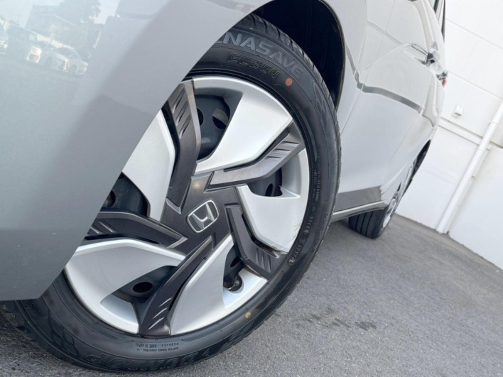 2014 Honda Fit Hybrid DAA-GP5 (UW-69f1f6e30da70)[5]