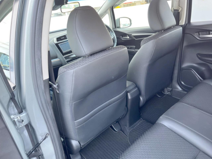 2014 Honda Fit Hybrid DAA-GP5 (UW-69f1f6e30da70)[25]