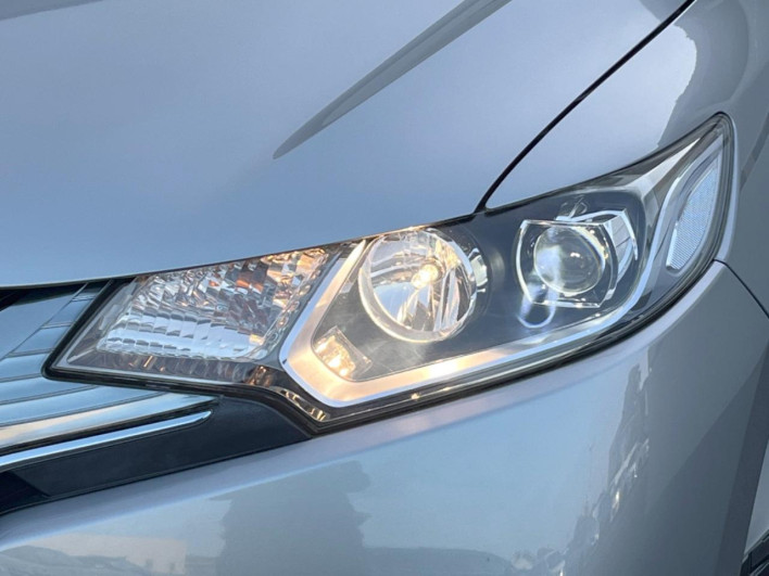 2014 Honda Fit Hybrid DAA-GP5 (UW-69f1f6e30da70)[13]