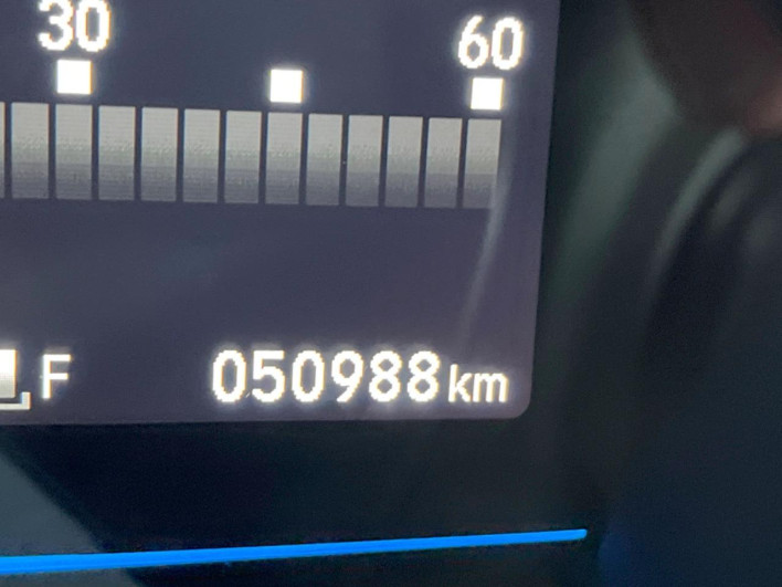 2014 Honda Fit Hybrid DAA-GP5 (UW-69f1f6e30da70)[2]