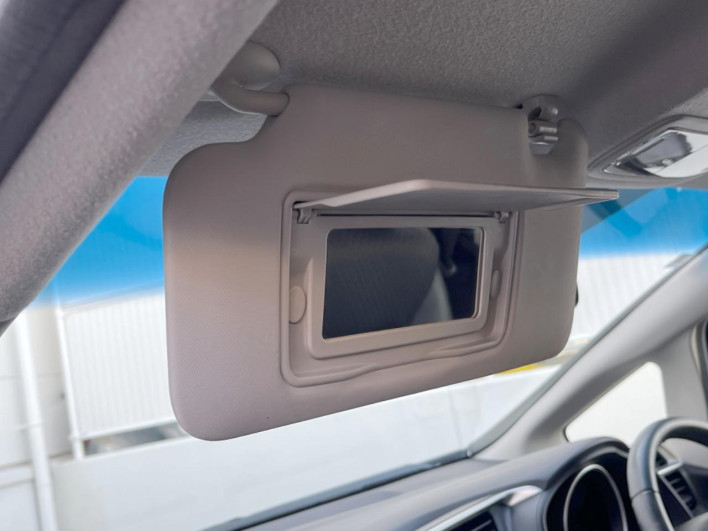 2014 Honda Fit Hybrid DAA-GP5 (UW-69f1f6e30da70)[23]