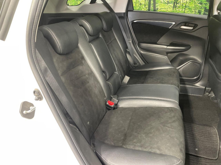 2015 Honda SHUTTLE DAA-GP7 (UW-69f1f6e367544)[28]