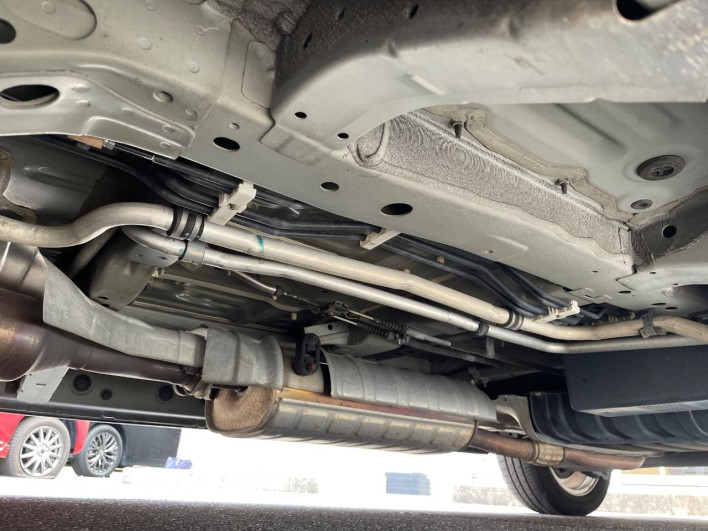 2013 Nissan Serena DAA-HC26 (UW-69f1f6ee3ab2f)[20]