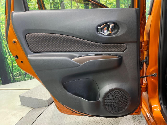 2017 Nissan Note DAA-HE12 (UW-69f1f6eeab692)[18]