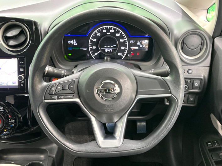 2017 Nissan Note DAA-HE12 (UW-69f1f6efe3ebd)[20]